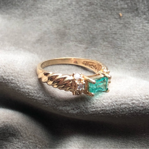 Emerald and diamond 14k ring - Picture 7 of 9